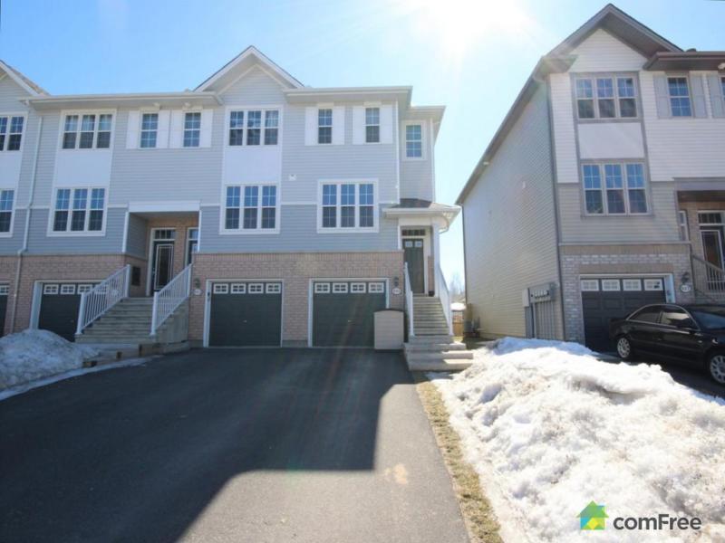 $289,900 - Townhouse for sale in Orléans