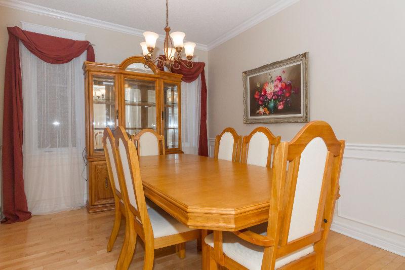 Beautiful 4 Bedroom Home in Kanata Lakes- Move in Ready