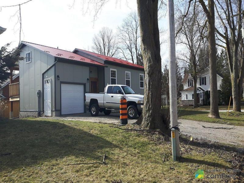 $299,000 - Raised Bungalow for sale in Minto