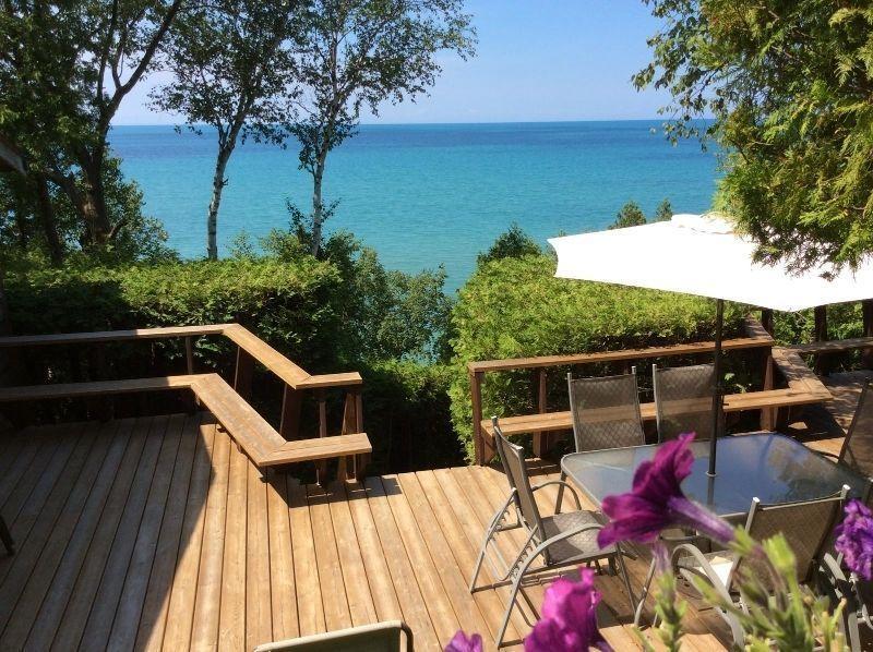 Huron Lakefront Cottage - Spectacular View, Very Private!