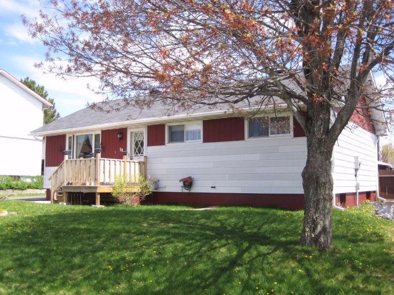 39 Hart St. Elliot Lake MLS# SM115154