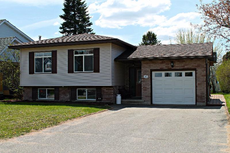 GORGEOUS FAMILY HOME - MOVE IN READY - OPEN HOUSE SAT