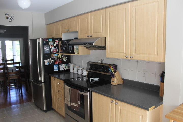 Beautiful 3 Bdm/3.5 Bth Townhome, Barrhaven, July 15/Aug 1