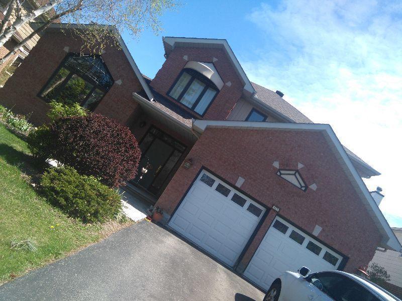 Beautiful 4 Bedroom House for rent Kanata Lakes Golf Course view
