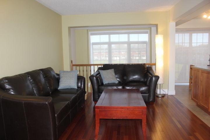 Lovely 3Bdm/2.5Bth End Unit Townhome, Hunt Club Woods, Avbl Aug1