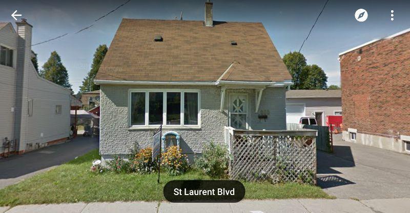St. Laurent Blvd. Duplex House - Utilities Included