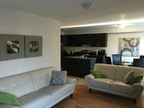 LIVE IN A BRAND NEW 4 BDR IN THE NIAGARA ON THE GREEN