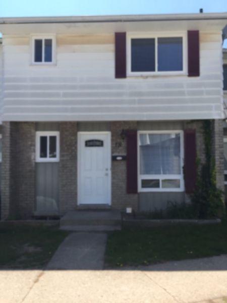 MUST SEE!!! - 3BDRM Townhouse for rent in Niagara Falls