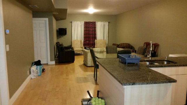FULLY FURNISHED ROOM DOWNTOWN FOR RESPONSIBLE CLIENTS ONLY