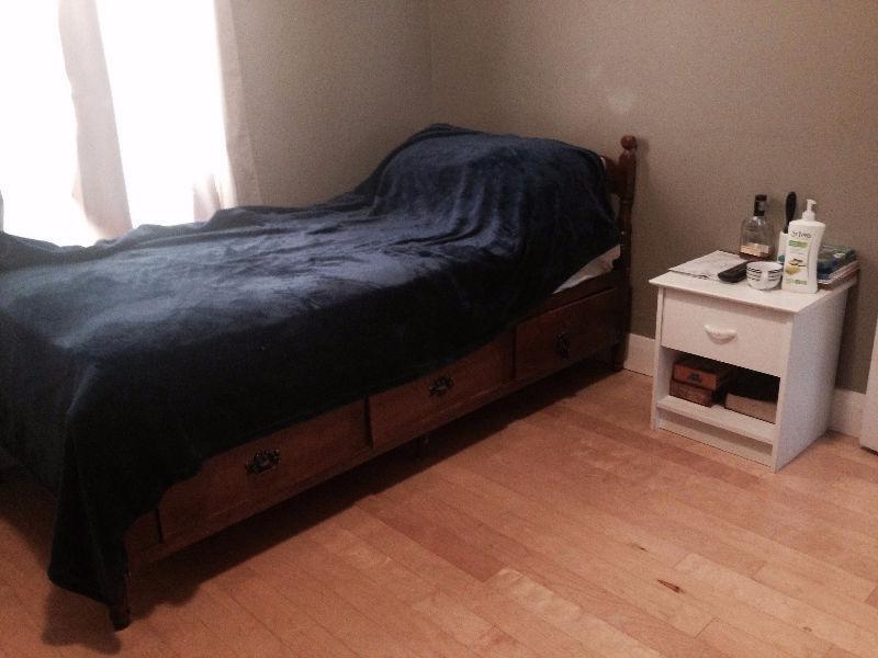 FULLY FURNISHED ROOM DOWNTOWN FOR RESPONSIBLE CLIENTS ONLY