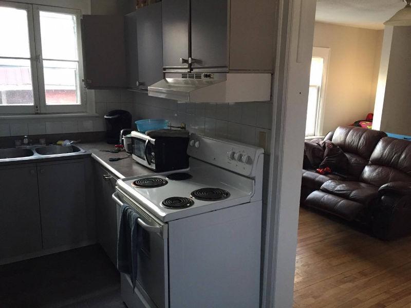 FURNISHED DOWNTOWN / 8 MIN TO CARLETON (IMMEDIATELY)