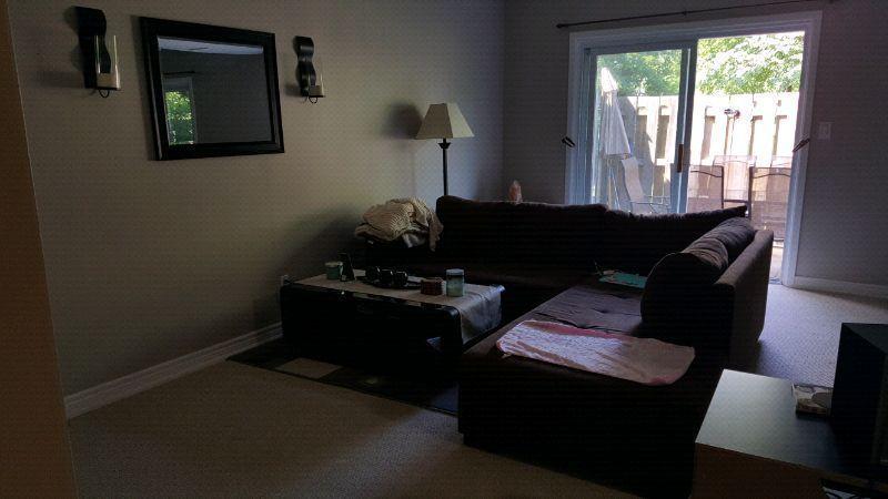 Room for rent in townhouse for Aug 1st
