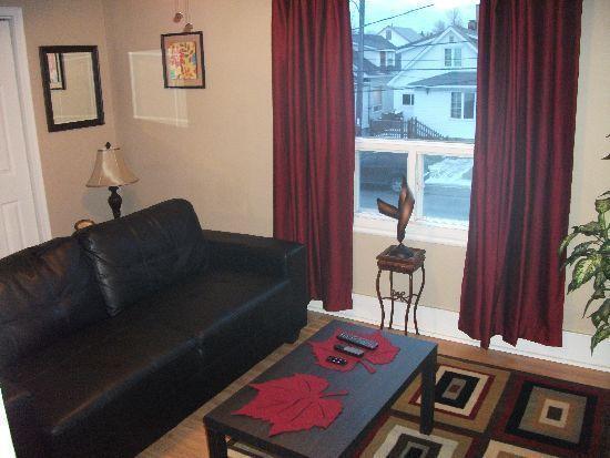Nice fully furnished 1 bedroom upstairs! Avail. June 1st!!