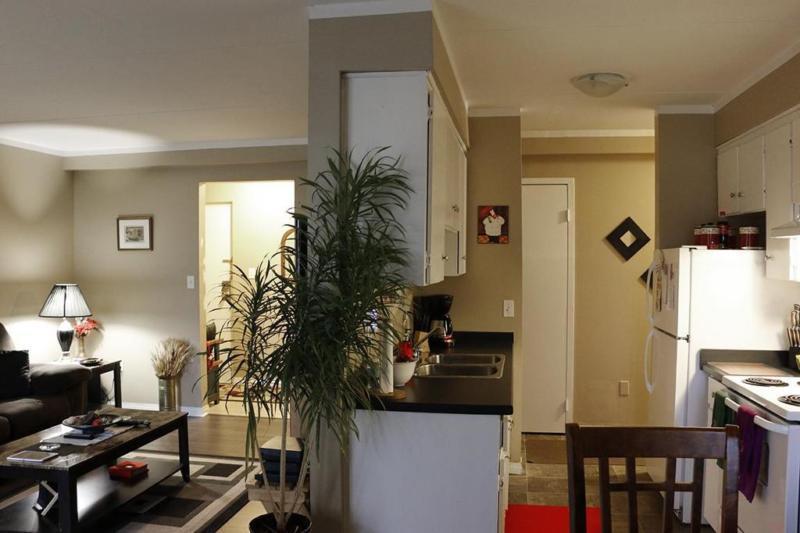 Windsor 1 Bedroom Apartment for Rent: Pet firendly, on-site mgmt