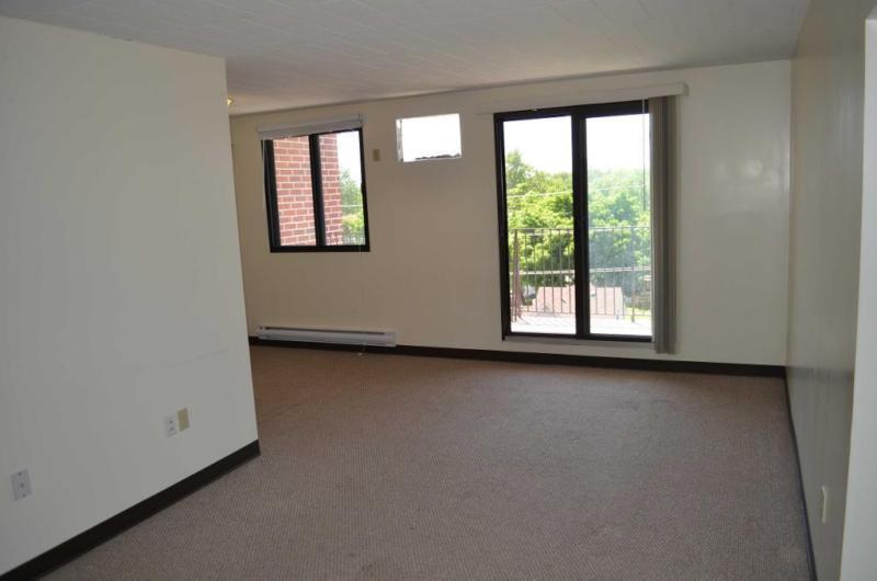 2BD APT- We Pay All Utilities! - Bruce Ave Close to University