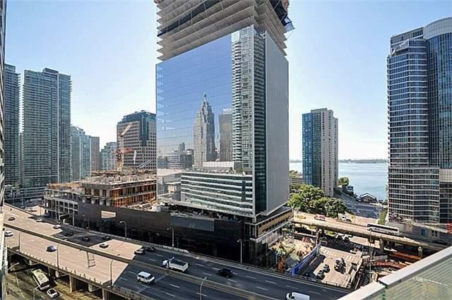 ****** Waterfront Condos - 10 Queen's Quay ******