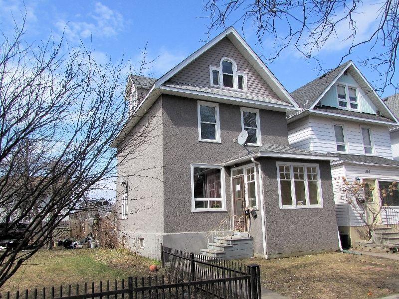 ***233 SYNDICATE AVENUE NORTH *** GREAT INVESTMENT PROPERTY***