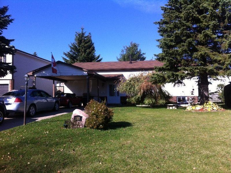 Eric Cres Bungalow!!! With Home business potential!