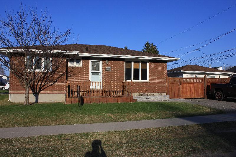 OPEN HOUSE: 601 SPOONER - SUNDAY MAY 15th 2:00-4:00pm!