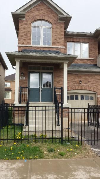 Brampton House for rent at Williams Parkway &  road
