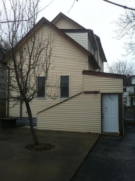 3 Bedroom House $825 on Caron!