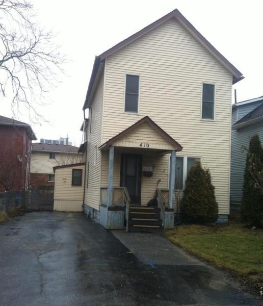 3 Bedroom House $825 on Caron!