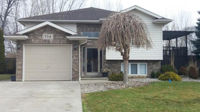 NEWER HOME - 3 BDRM 2 BATH, 2 LIVING AREAS IN LASALLE $1900 PLUS