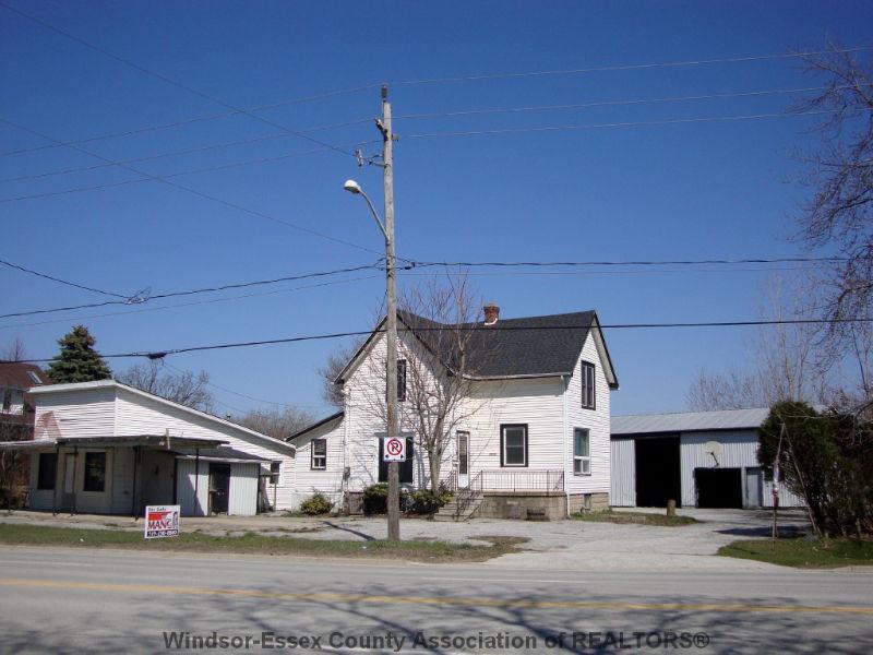 LASALLE - 8 ACRES WITH HOUSE AND POLE BARN