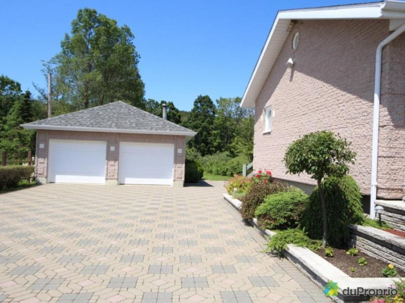 249 400$ - Bungalow à vendre à Matane