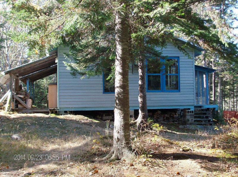 Chalet dans la ZEC CHAPEAU DE PAILLE en Mauricie NOUVEAU PRIX