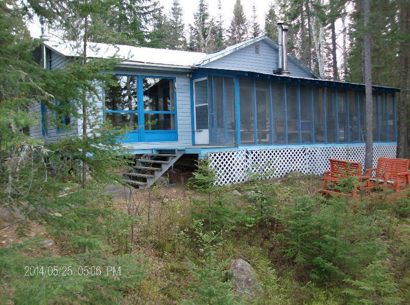 Chalet dans la ZEC CHAPEAU DE PAILLE en Mauricie NOUVEAU PRIX