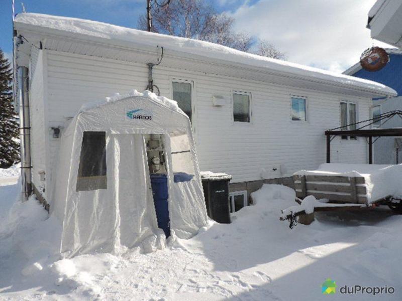 207 499$ - Maison à deux paliers à vendre à La Sarre