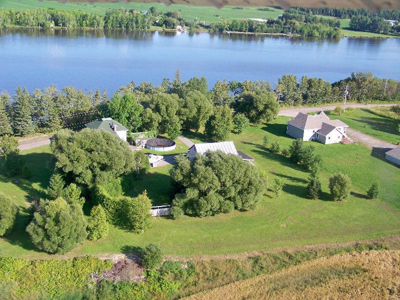 Maison à vendre borde de l'eau Notre-Dame-du-Nord