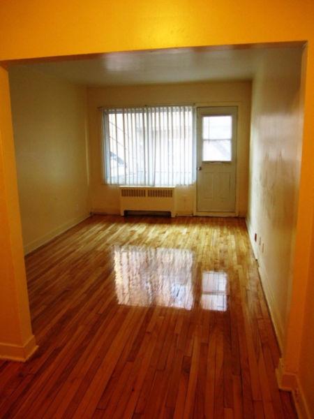 4 1/2 in Lachine (heat + hot water included)