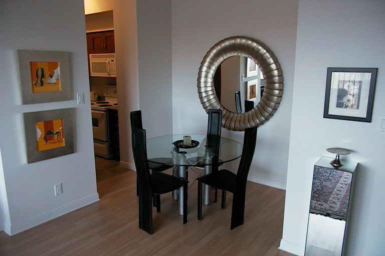 Beautifully furnished spacious unit, Griffintown