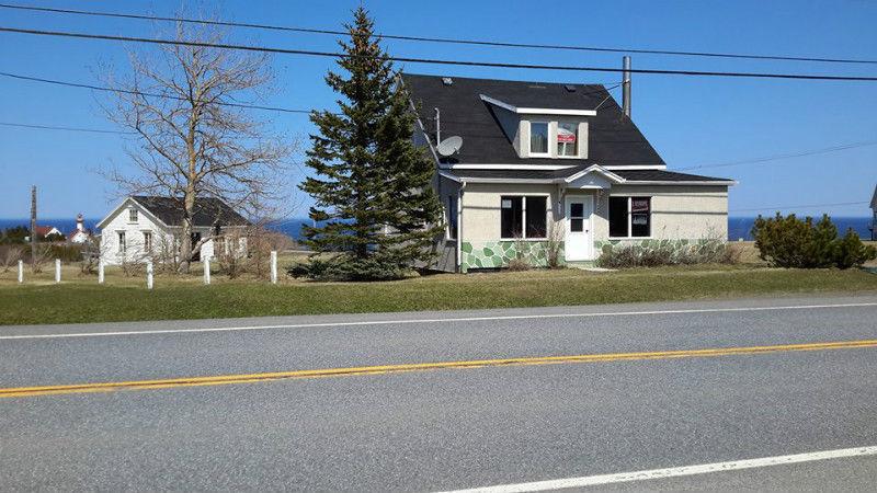 Maison avec vue sur la Mer pres de la plage Haute Gaspesie