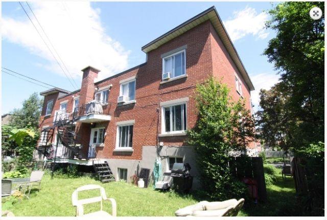 Huge Whole Condo or ROOMS Montreal-West Upper Duplex