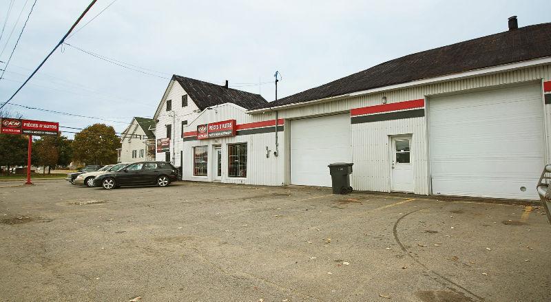 coin de rue strategique route 343 st ambroise pres joliette