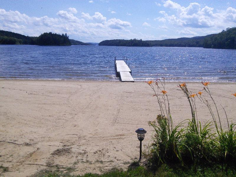 Location chalet  La Minerve/ Duhamel. bord lac plage