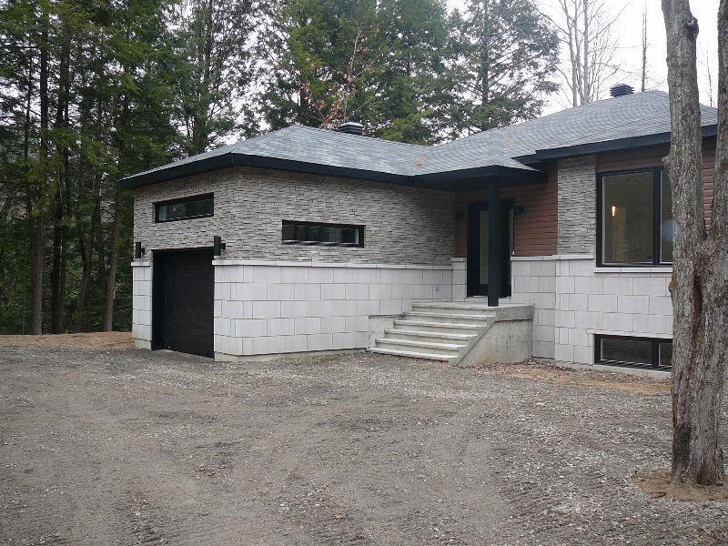 Maison à louer bord de l'eau St-Colomban avec garage NEUF