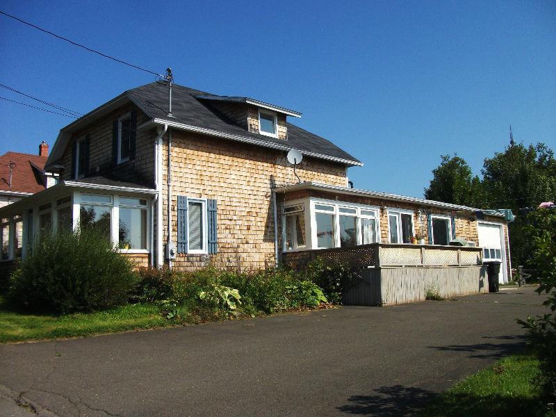 Charmante maison ensoleillée avec vue sur la Baie des Chaleurs