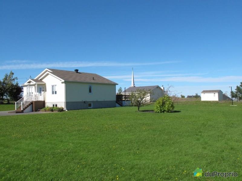 247 500$ - Bungalow à vendre à Mont-Joli