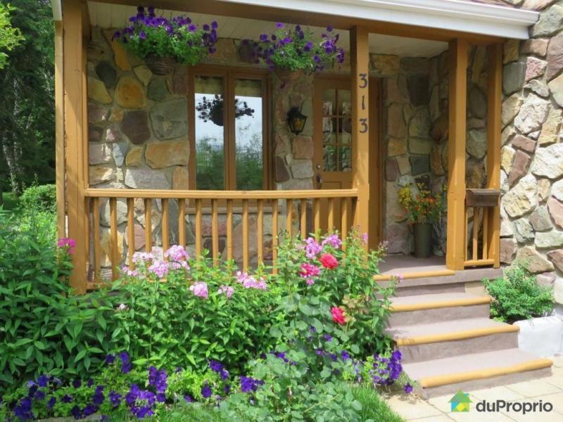 283 900$ - Bungalow à vendre à Amqui