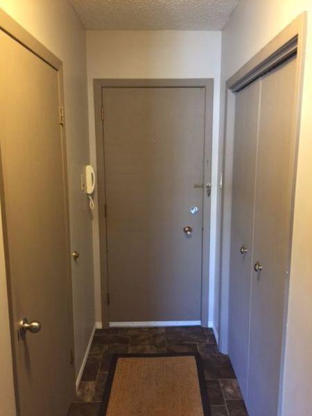 One Bedroom Condo for Rent in Hillsdale