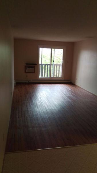 3 Bedroom Desirable Applegreen condo available Jun 1st, 2016