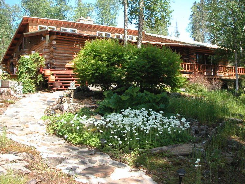 Secluded Log Cabin on Lac LaRonge,