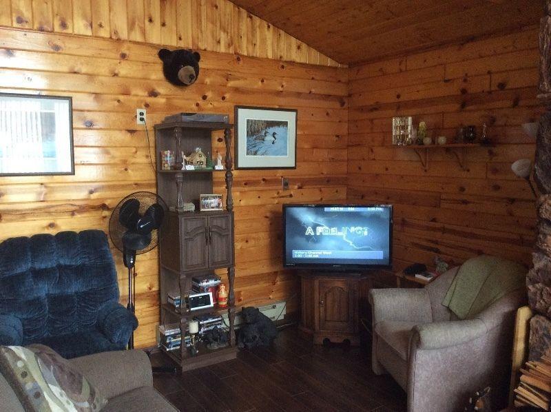 Fully furnished year round cabin at Emma Lake Sunset Bay