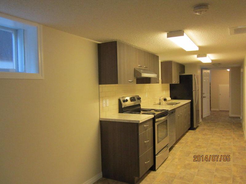 LOCATION LOCATION - SUNNYSIDE 1 BR IN CHARACTER HOME -5M WALK DT