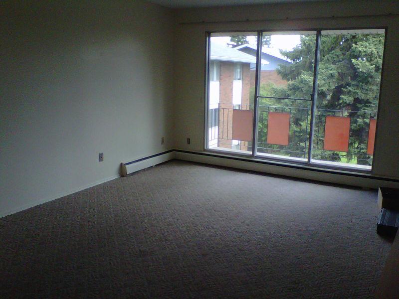 Queensborough Apts West End Renovated1 BDR 2 Months 1/2 Price