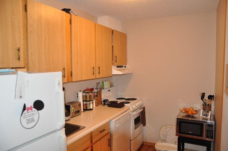 $795 NO SILLY GIMMICKS! Great 1 Bedroom at a Great Price